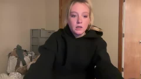 Snapshot of lexaarose05 chatting on March 12, 2025, 2:41 am lexisRose online show from March 12, 2025, 2:41 am