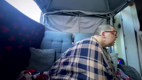 Lexi und Lex online show from September 22, 2025, 6:48 am