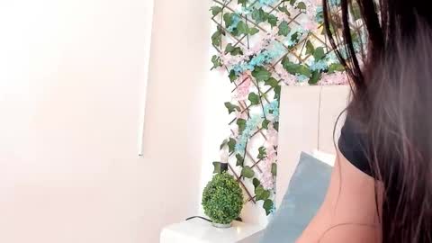 Gabrielle online show from November 5, 2025, 10:37 am