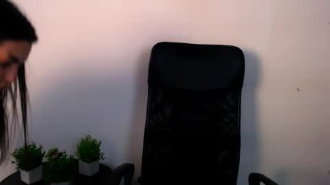 Alexia online show from June 5, 2026, 10:43 am