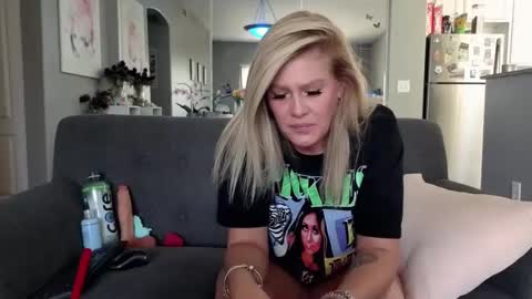 Snapshot of lexi_shocker chatting on September 12, 2025, 7:25 pm Lexi online show from September 12, 2025, 7:25 pm