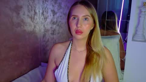 LEXXY online show from December 3, 2025, 5:48 am
