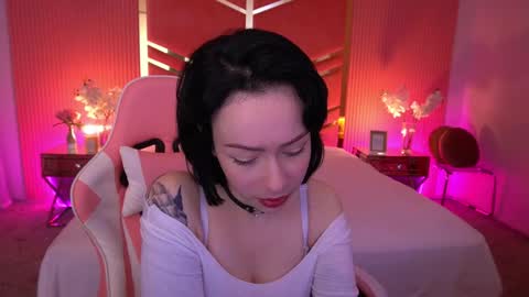 Snapshot of lexie_pearl chatting on May 11, 2026, 7:14 am Allia online show from May 11, 2026, 7:14 am