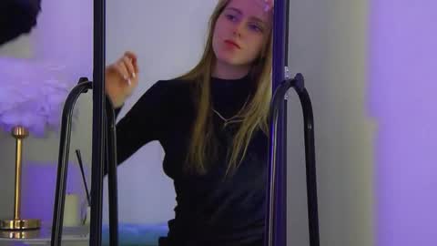 Lexi online show from September 10, 2025, 6:24 am