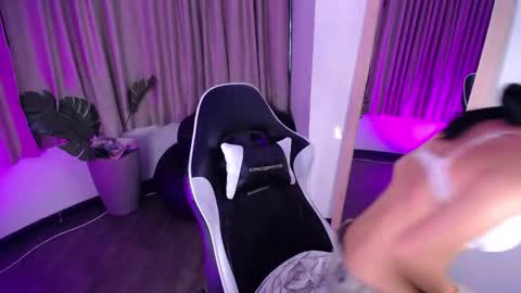 lexy_storm_18 online show from April 25, 2026, 9:01 pm