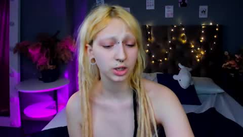 Snapshot of lexy_woorhez chatting on February 24, 2025, 1:31 pm Lexy online show from February 24, 2025, 1:31 pm