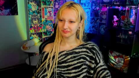 Snapshot of lexy_woorhez chatting on March 5, 2025, 10:22 am Lexy online show from March 5, 2025, 10:22 am