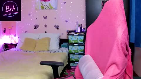 Lexy online show from November 27, 2025, 5:37 pm