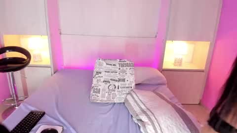 L I A  online show from March 4, 2025, 8:16 pm