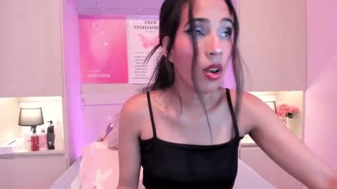 L I A  online show from September 25, 2025, 4:16 am