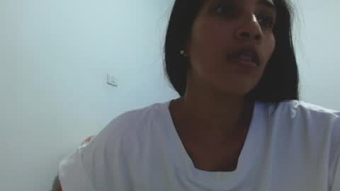 L I A  online show from June 30, 2026, 8:54 pm