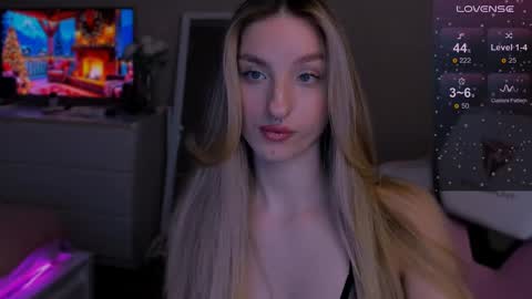 Snapshot of lexystoun chatting on December 8, 2024, 10:47 pm Lexy online show from December 8, 2024, 10:47 pm