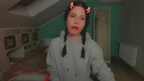 lexyswett online show from March 4, 2025, 12:29 am