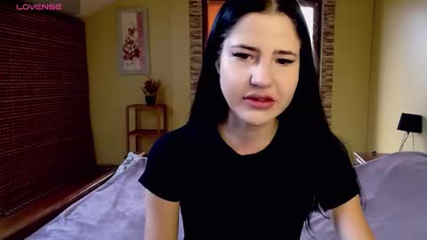 lexyswett online show from October 11, 2025, 7:40 am