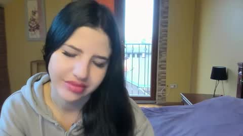 lexyswett online show from November 4, 2025, 7:51 am