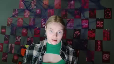 Leyla online show from October 21, 2025, 6:03 am