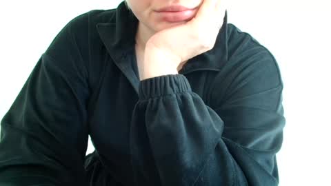 Leyla online show from July 29, 2026, 6:11 am
