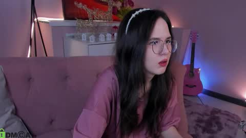 Snapshot of leylamirage chatting on February 26, 2026, 12:15 pm leylamirage online show from February 26, 2026, 12:15 pm