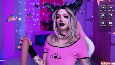 Snapshot of leylanoir_02 chatting on December 22, 2025, 2:36 pm LEA online show from December 22, 2025, 2:36 pm