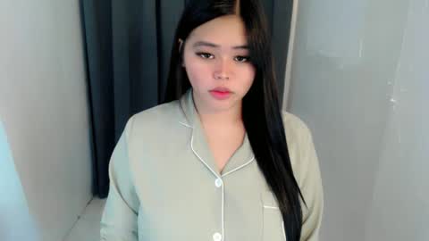 Snapshot of lhara_cumming chatting on June 5, 2026, 12:06 am LHARA online show from June 5, 2026, 12:06 am