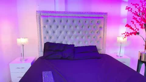 Lia  online show from October 9, 2025, 4:32 am