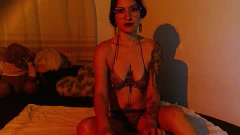 liliana online show from October 11, 2025, 6:01 am