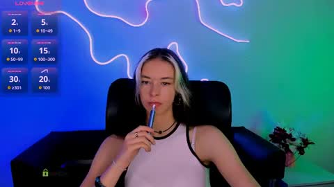 lia_dream_ online show from June 15, 2026, 8:49 am