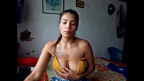 Lia online show from March 5, 2025, 3:51 pm