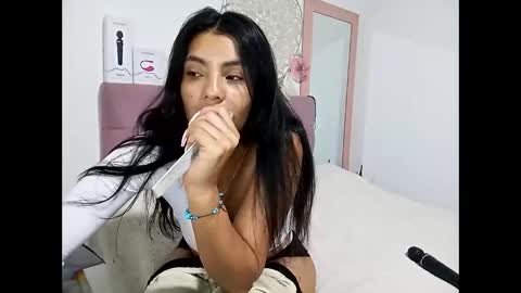 Lia online show from January 17, 2026, 7:02 am