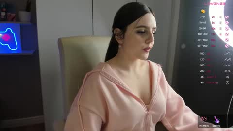 Lia online show from October 4, 2025, 1:42 pm