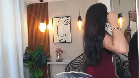 LIA online show from April 14, 2026, 6:14 pm