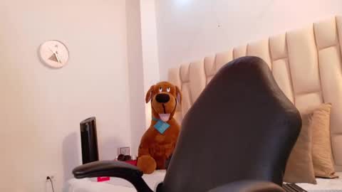 lia_mariana online show from September 16, 2025, 6:20 pm