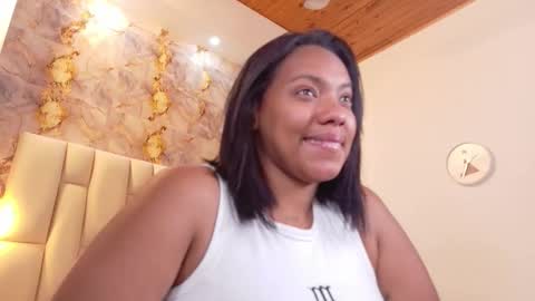 lia_mariana online show from November 24, 2025, 6:07 pm