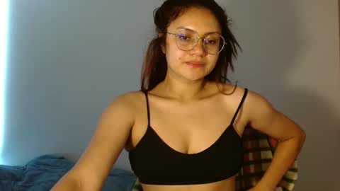 Snapshot of lia_miracle chatting on May 29, 2026, 8:40 pm lia_miracle online show from May 29, 2026, 8:40 pm