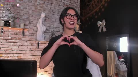 Liana online show from December 22, 2024, 5:42 pm