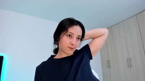 Little Queen Lia  online show from March 7, 2025, 10:54 pm