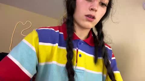 Little Queen Lia  online show from December 4, 2025, 8:39 pm