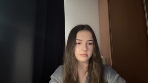 Snapshot of lia_queenie chatting on June 16, 2026, 7:22 am Lia online show from June 16, 2026, 7:22 am