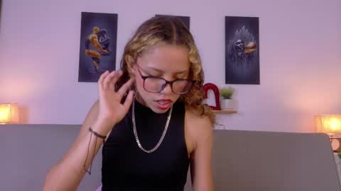 Juliana online show from May 3, 2026, 6:47 pm