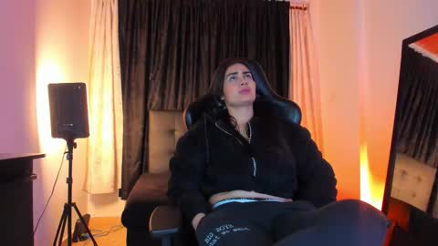 liaa_alan online show from December 3, 2025, 10:24 am