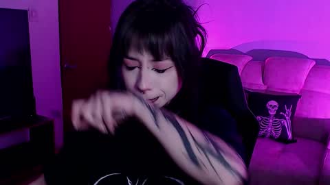 Snapshot of liaa_rodriguezz chatting on November 27, 2025, 2:35 am Liaa online show from November 27, 2025, 2:35 am