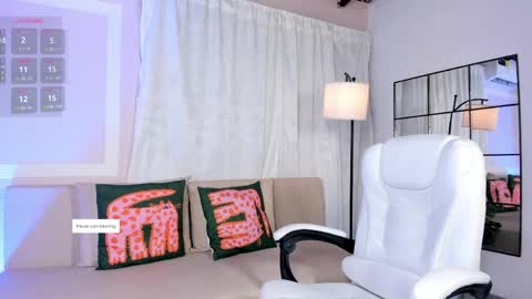 Snapshot of liaamoon_ chatting on May 7, 2026, 12:21 pm Lia online show from May 7, 2026, 12:21 pm