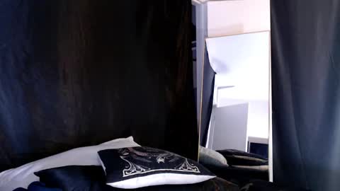 Lia Divina online show from February 10, 2025, 8:53 am