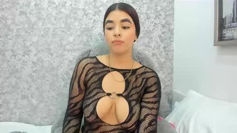 liah_evanss online show from November 19, 2025, 12:27 pm