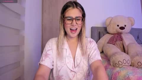 Lia  online show from October 2, 2025, 3:02 am