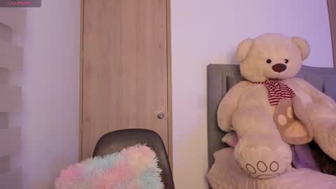 Lia  online show from October 3, 2025, 11:46 pm