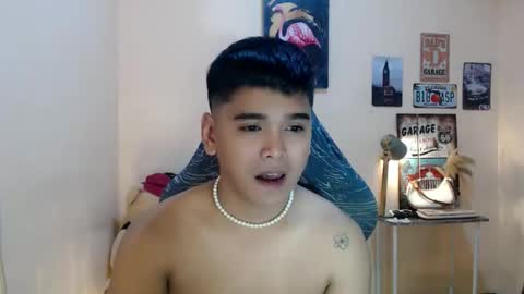 liam_anthonyxx online show from November 25, 2025, 11:54 am