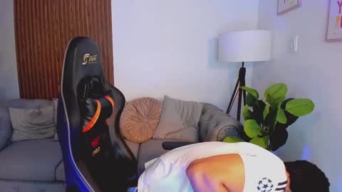 Liam Collins online show from September 29, 2025, 11:48 am