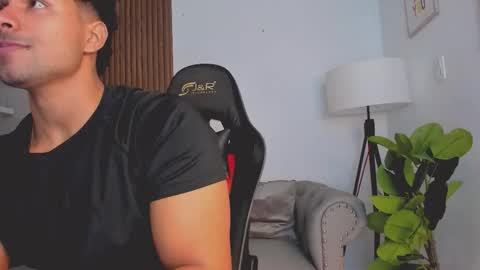 Liam Collins online show from October 1, 2025, 11:49 am