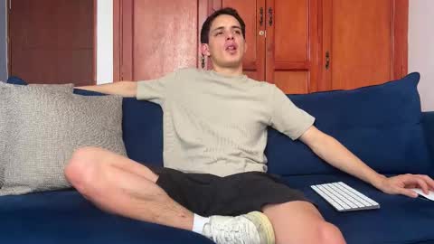 Liam online show from November 28, 2025, 4:31 pm